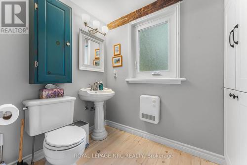 1562 Ridge Road N, Fort Erie, ON - Indoor Photo Showing Bathroom