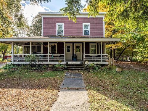 FaÃ§ade - 27  - 33 Rue Junction, Stanstead - Ville, QC - Outdoor With Deck Patio Veranda