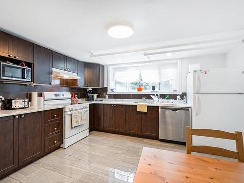 Kitchen - 2040 Av. Connaught, Montréal (Côte-Des-Neiges/Notre-Dame-De-Grâce), QC - Indoor Photo Showing Kitchen