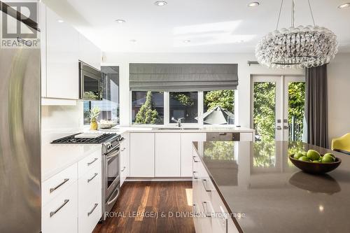 44 Standish Avenue, Toronto, ON - Indoor Photo Showing Kitchen With Upgraded Kitchen