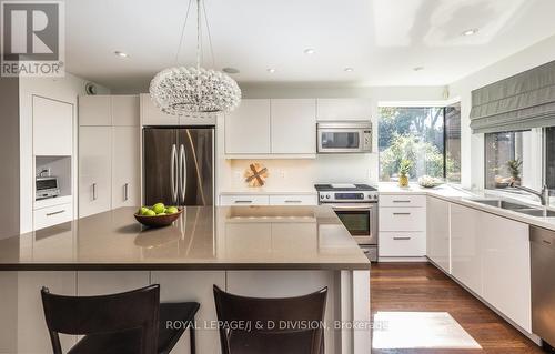 44 Standish Avenue, Toronto, ON - Indoor Photo Showing Kitchen With Double Sink With Upgraded Kitchen