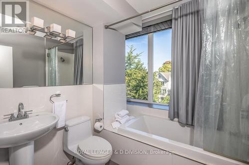 44 Standish Avenue, Toronto, ON - Indoor Photo Showing Bathroom