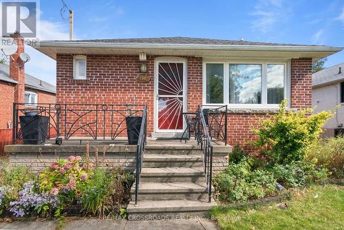 114 Glenshephard Drive, Toronto, ON - Outdoor