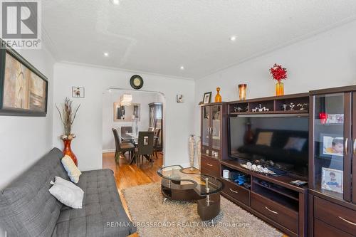 114 Glenshephard Drive, Toronto, ON - Indoor Photo Showing Living Room