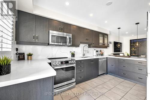 1637 Leblanc Court, Milton, ON - Indoor Photo Showing Kitchen With Stainless Steel Kitchen With Upgraded Kitchen