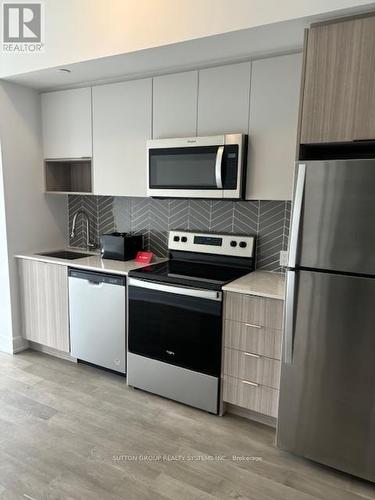 203 - 202 Burnhamthorpe Road, Mississauga, ON - Indoor Photo Showing Kitchen With Stainless Steel Kitchen