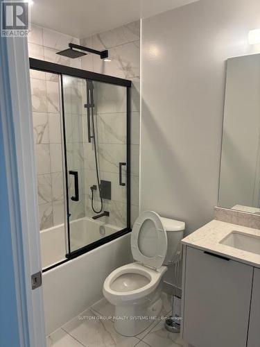 203 - 202 Burnhamthorpe Road, Mississauga, ON - Indoor Photo Showing Bathroom