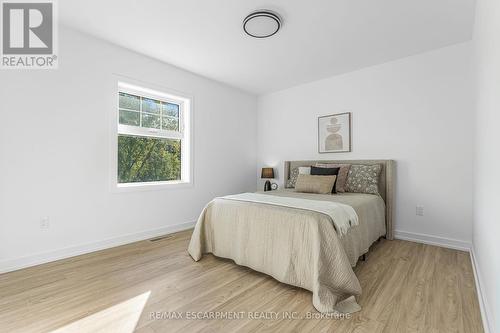 7580 Regional 20 Road, West Lincoln, ON - Indoor Photo Showing Bedroom