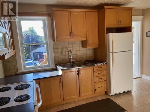 329 Frood, Sudbury, ON - Indoor Photo Showing Kitchen With Double Sink