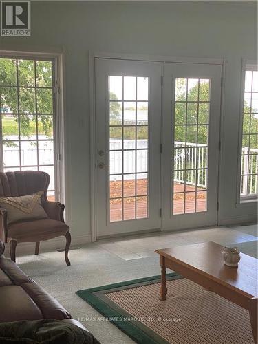 3 Steward Drive, South Dundas, ON - Indoor Photo Showing Living Room