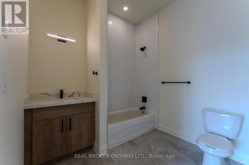 601 - 11 Robert Street, Hamilton, ON - Indoor Photo Showing Bathroom