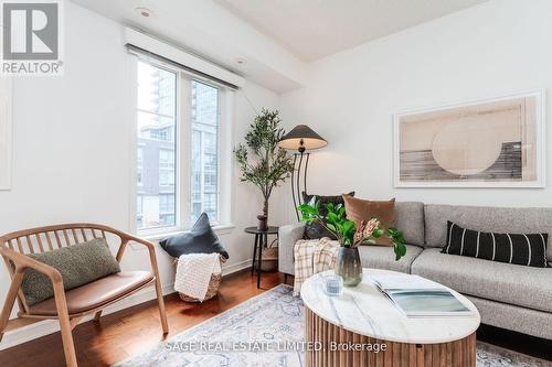 1110 - 50 East Liberty Street, Toronto, ON - Indoor Photo Showing Living Room