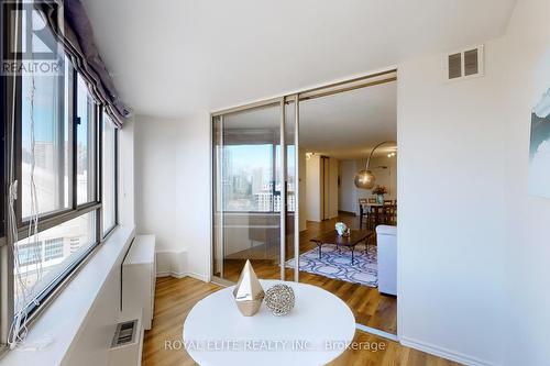 2504 - 270 Queens Quay W, Toronto, ON - Indoor Photo Showing Other Room