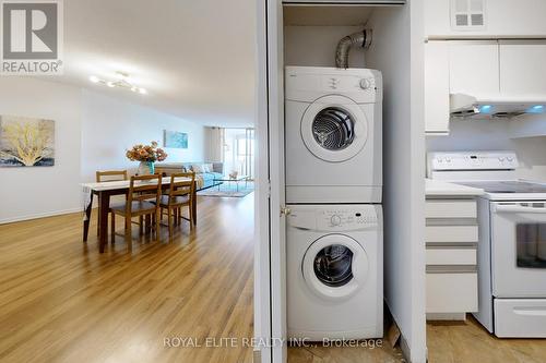 2504 - 270 Queens Quay W, Toronto, ON - Indoor Photo Showing Laundry Room