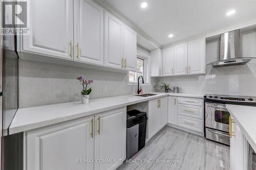 66 Valdez Court, Oshawa, ON - Indoor Photo Showing Kitchen With Double Sink With Upgraded Kitchen