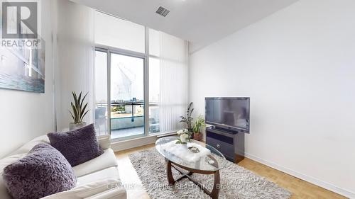 2001 - 4725 Sheppard Avenue E, Toronto, ON - Indoor Photo Showing Living Room