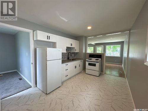 355 Retallack Street, Regina, SK - Indoor Photo Showing Kitchen