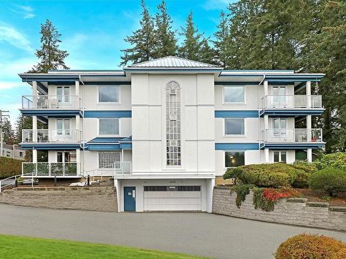 206-1970 Comox Ave, Comox, BC - Outdoor