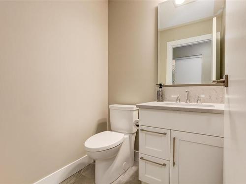 301-3529 Dolphin Dr, Nanoose Bay, BC - Indoor Photo Showing Bathroom