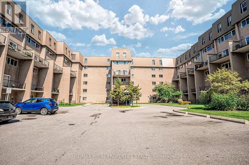 297 - 165 Cherokee Boulevard, Toronto, ON - Outdoor