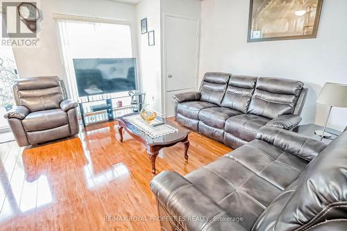 297 - 165 Cherokee Boulevard, Toronto, ON - Indoor Photo Showing Living Room