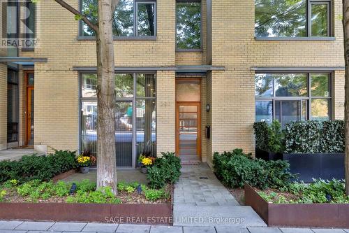 293 Mutual Street, Toronto, ON - Outdoor