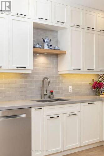 293 Mutual Street, Toronto, ON - Indoor Photo Showing Kitchen