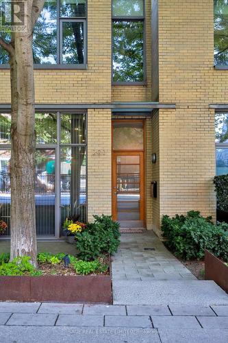 293 Mutual Street, Toronto, ON - Outdoor