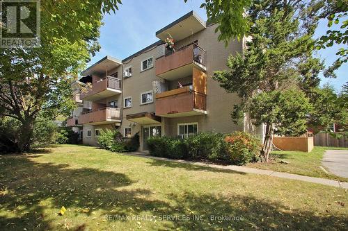 102 Front Street E, Whitby, ON - Outdoor With Balcony