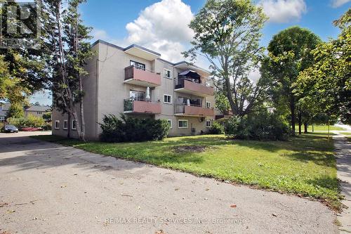 102 Front Street E, Whitby, ON - Outdoor With Balcony