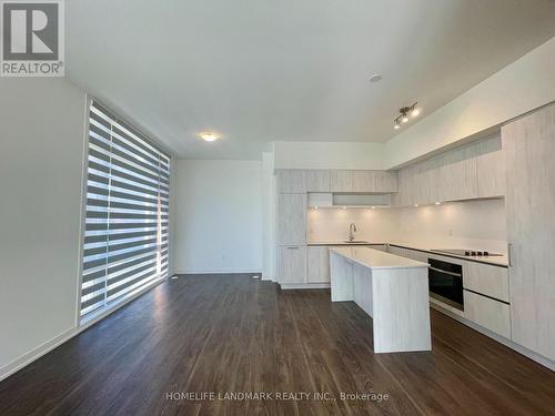 902 - 2 Steckley House Lane E, Richmond Hill, ON - Indoor Photo Showing Kitchen With Upgraded Kitchen