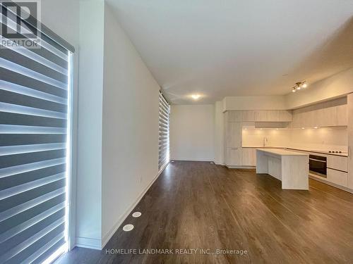 902 - 2 Steckley House Lane E, Richmond Hill, ON - Indoor Photo Showing Kitchen