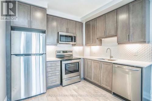 2102 - 15 Lynch Street, Brampton, ON - Indoor Photo Showing Kitchen With Upgraded Kitchen