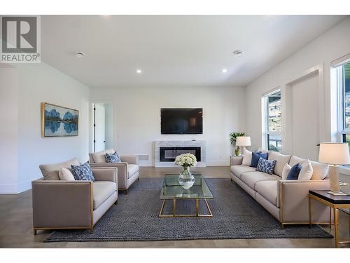 184 Holloway Drive, Kamloops, BC - Indoor Photo Showing Living Room With Fireplace