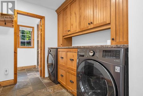 587 Matthews Road, Welland, ON - Indoor Photo Showing Laundry Room