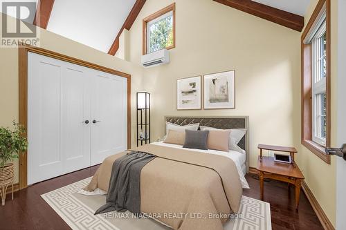 587 Matthews Road, Welland, ON - Indoor Photo Showing Bedroom