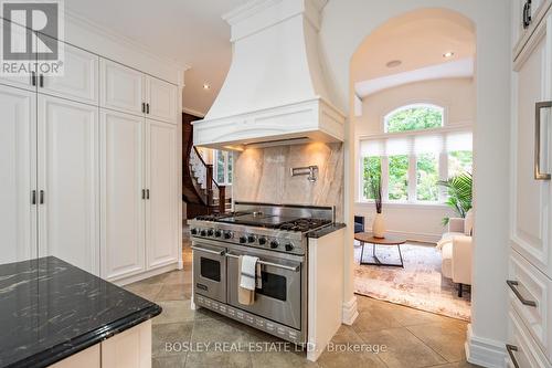 115 Rosemary Lane, Hamilton, ON - Indoor Photo Showing Kitchen