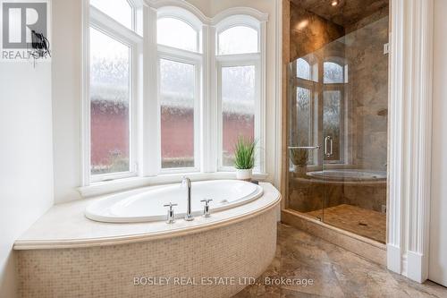 115 Rosemary Lane, Hamilton, ON - Indoor Photo Showing Bathroom