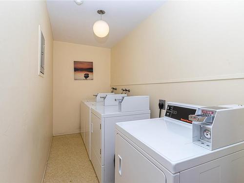 210-2815 Departure Bay Rd, Nanaimo, BC - Indoor Photo Showing Laundry Room