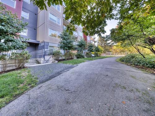 201-20 Barsby Ave, Nanaimo, BC - Outdoor