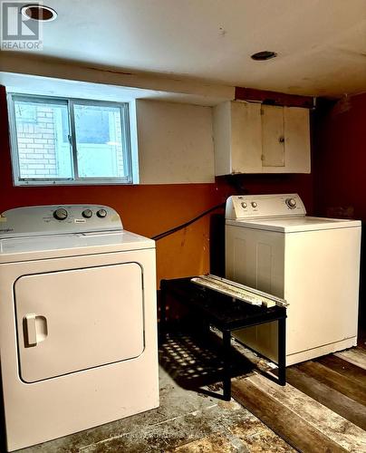 964 Curry Avenue, Windsor, ON - Indoor Photo Showing Laundry Room