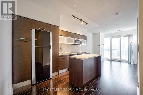 3209 - 386 Yonge Street, Toronto, ON - Indoor Photo Showing Other Room