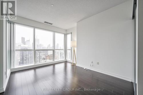 3209 - 386 Yonge Street, Toronto, ON - Indoor Photo Showing Other Room