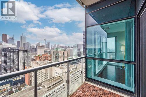 3209 - 386 Yonge Street, Toronto, ON - Outdoor With View With Exterior