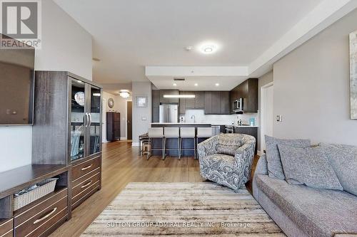 605 - 2910 Highway 7, Vaughan, ON - Indoor Photo Showing Living Room