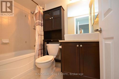 1605 - 335 Rathburn Road W, Mississauga, ON - Indoor Photo Showing Bathroom