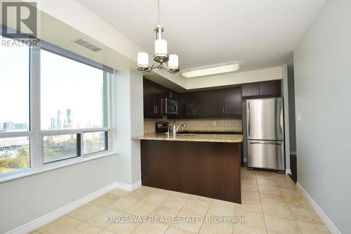 1605 - 335 Rathburn Road W, Mississauga, ON - Indoor Photo Showing Kitchen