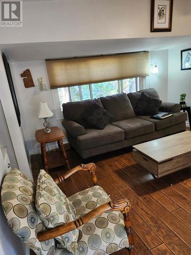 18 - 623 King Avenue E, Clarington (Newcastle), ON - Indoor Photo Showing Living Room