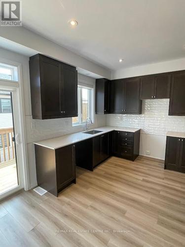 35 - 55 Tom Brown Drive, Brant, ON - Indoor Photo Showing Kitchen