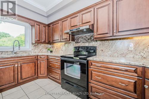 80 Meadowbank Drive, Hamilton, ON - Indoor Photo Showing Kitchen With Double Sink